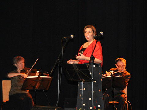 Musicos de Zaragoza para conciertos, bodas y todo tipo de eventos. www.elegia.es Tel.679 590 436