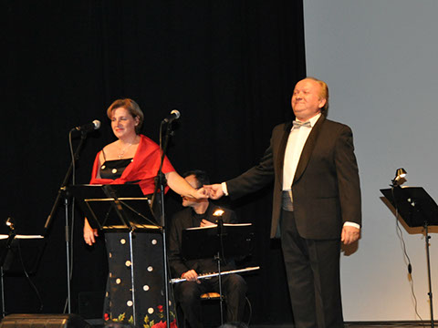 Musicos de Zaragoza para conciertos, bodas y todo tipo de eventos. www.elegia.es Tel.679 590 436