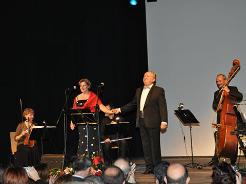 Musicos de Zaragoza para conciertos, bodas y todo tipo de eventos. www.elegia.es Tel. 679 590 436