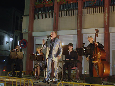 Musicos de Zaragoza para conciertos, bodas y todo tipo de eventos. www.elegia.es Tel. 679 590 436